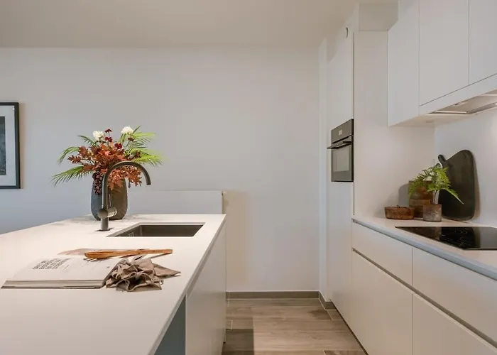 Casiola - Beautiful Overlooking The Marina With Parking Apartment *