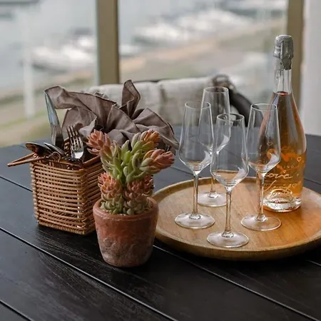 Casiola - Beautiful Overlooking The Marina With Parking *